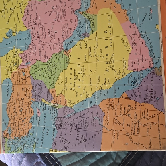 550 piece 18" x 24" Middle East Map puzzle new sealed - Picture 2 of 7